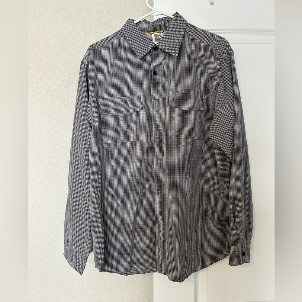 North Face, Long Sleeve Button Down Shirt (Medium)